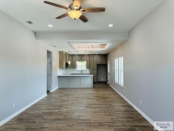 2nd image of 425 Marcelo St