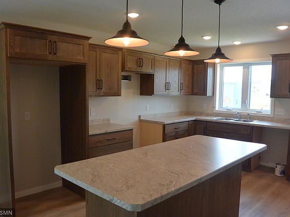 4th image of 1506 Elsie Dr N
