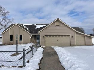 714 Raleigh Creek Dr, Cridersville, OH 45806