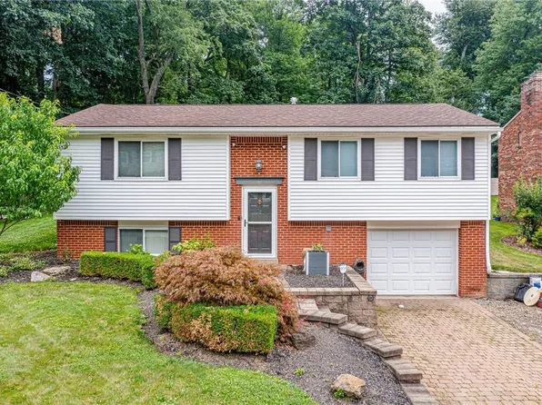 361 Holiday Park Dr, Pittsburgh, PA 15239