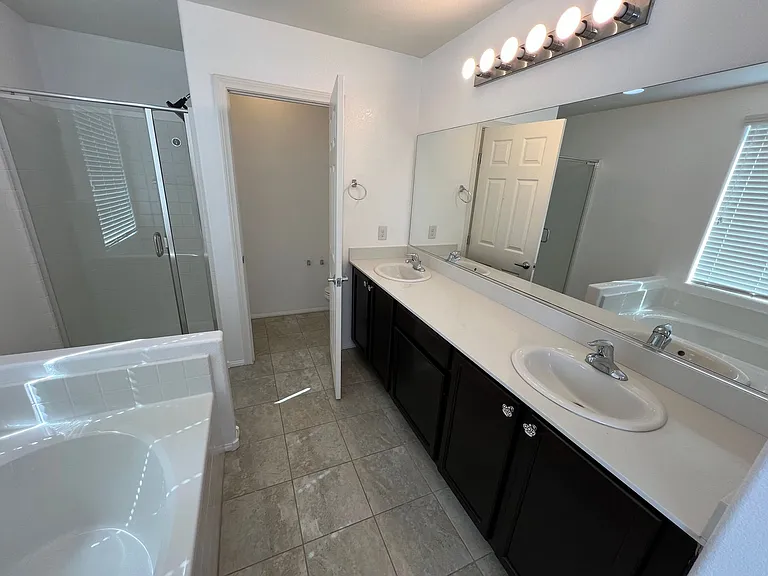 5693 Point Loma Ct — Photo 14
