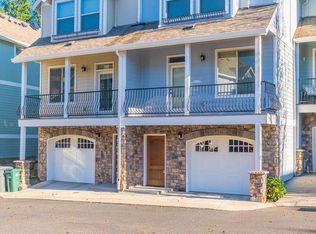 1940 NE 49th Way, Hillsboro, OR 97124