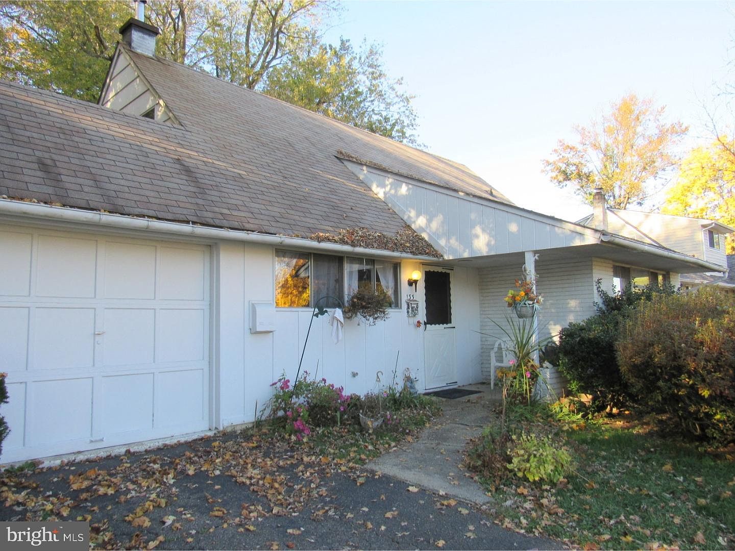 135 Highland Park Dr, Levittown, PA 19056 Zillow