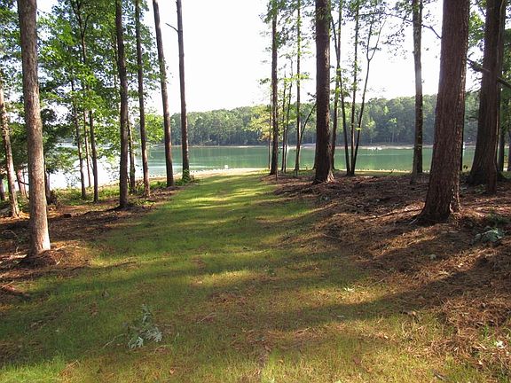 3rd image of 112 Shoreline Dr