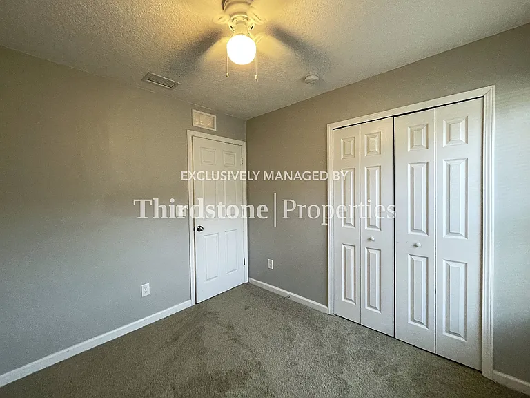 371 Smith St — Photo 9