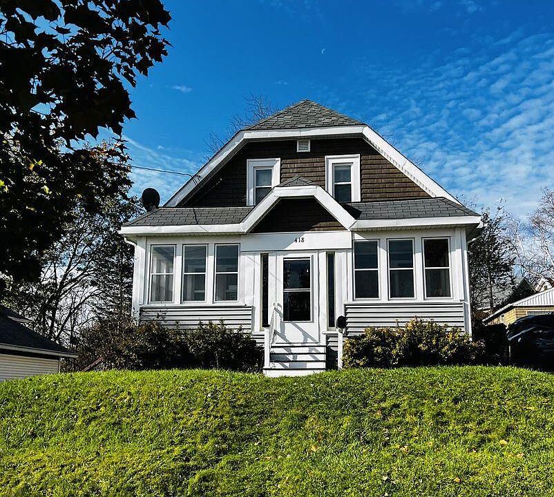 1st image of 418 Fairview AVENUE