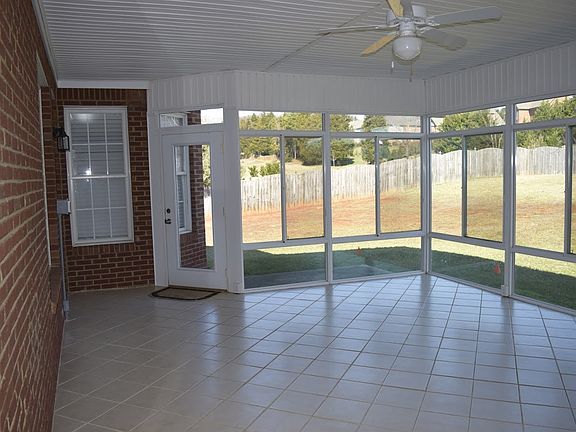 4th image of 1528 Bickerstaff Blvd