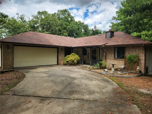 6 Condry Ln, Bella Vista, AR 72714