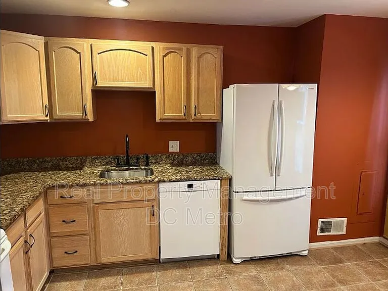 1406 Carrollsburg Pl SW — Photo 10