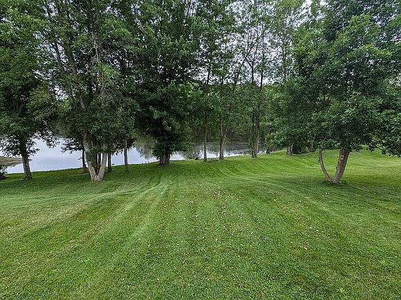 4th image of 25469 Huntley Ln