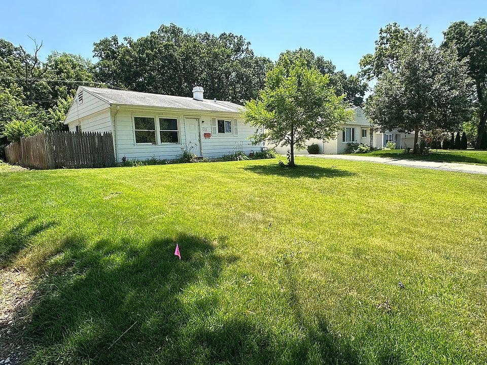 2nd image of 63 Sparrow Rd