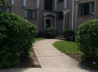 9 Alumni Ave APT 3, Providence, RI 02906