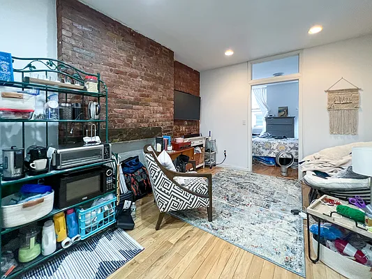 Rented by Compass | media 9