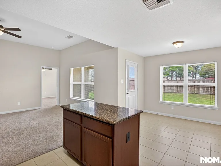 2331 Golden Brandy Ln — Photo 2