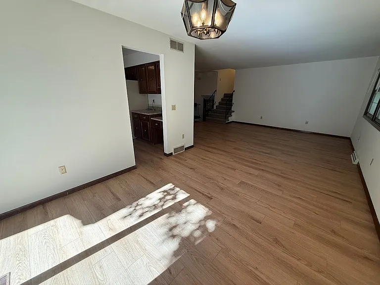 5106 Raymond Rd — Photo 3