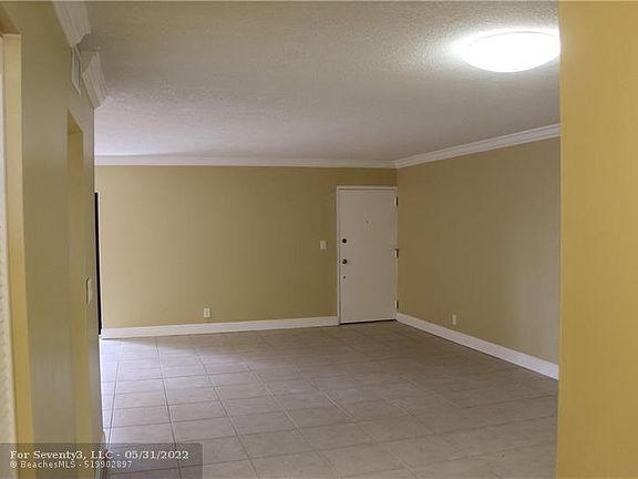 3rd image of 520 Orton Ave APT 402
