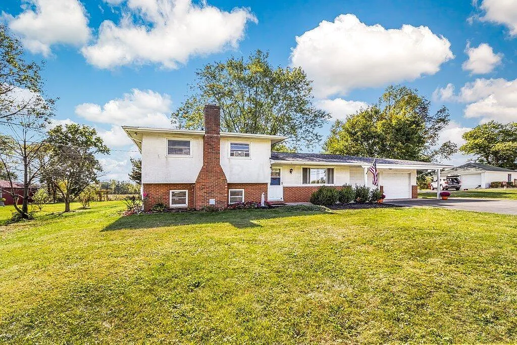 1113 White Rd photo 1