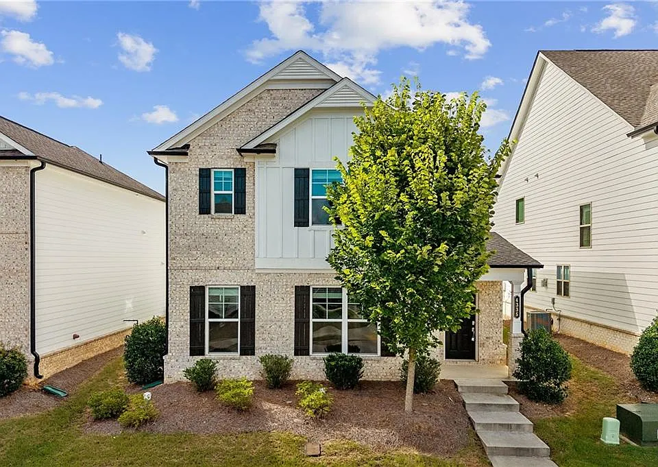 4335 Magpie Dr