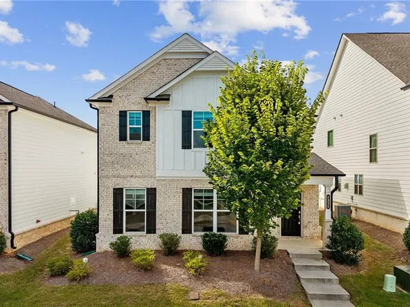 4335 Magpie Dr, Hoschton, GA 30548