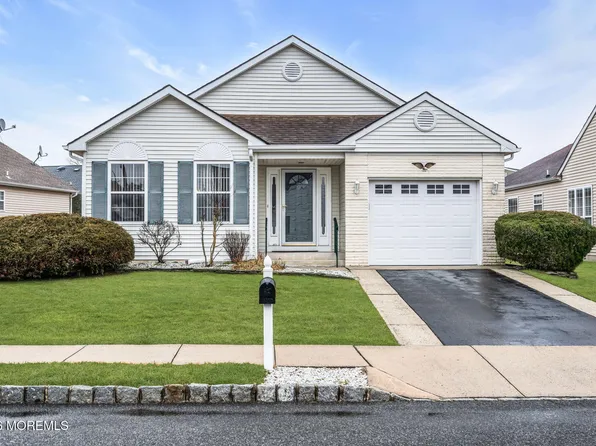 148 Chesterfield Lane, Toms River, NJ 08757