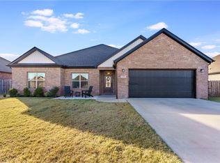 1125 Laux Ln, Pea Ridge, AR 72751