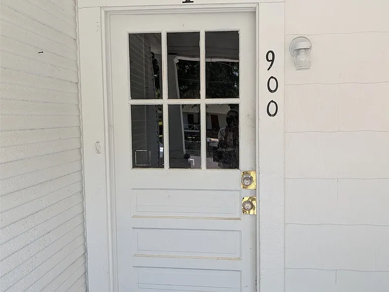 900 W Tuskeena St #1 — Photo 2