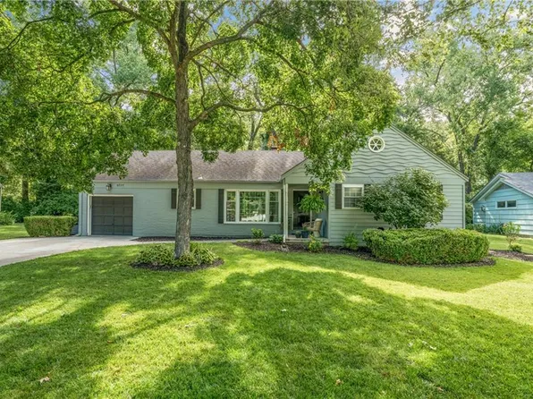 8325 Sagamore Rd, Leawood, KS 66206