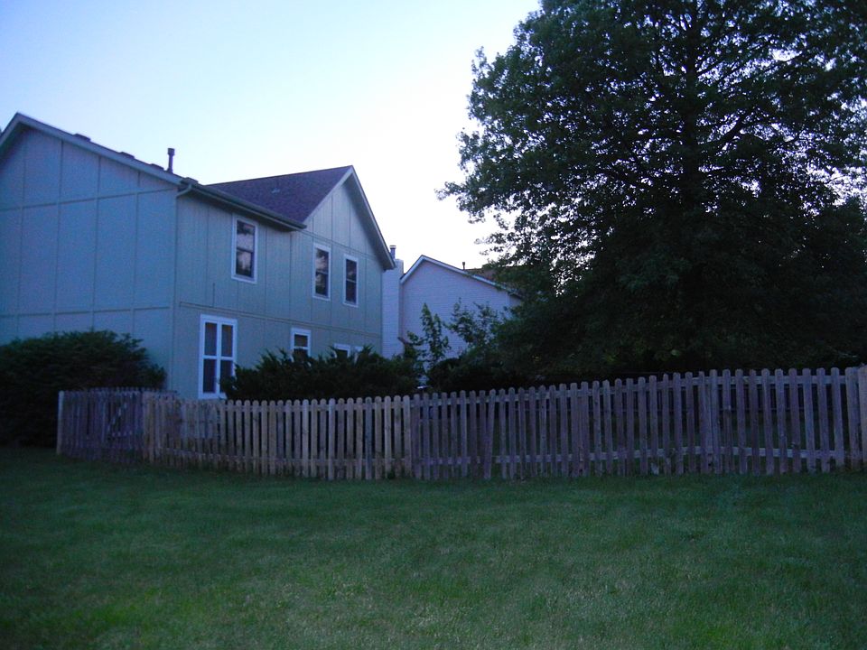 2nd image of 8102 W 149th Ter