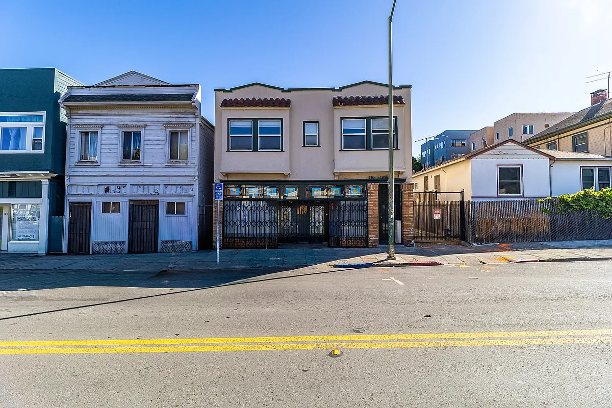 Building Photo - 518 E 18th St #2