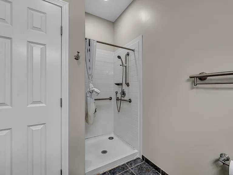 1 King Philip Dr #207 — Photo 3