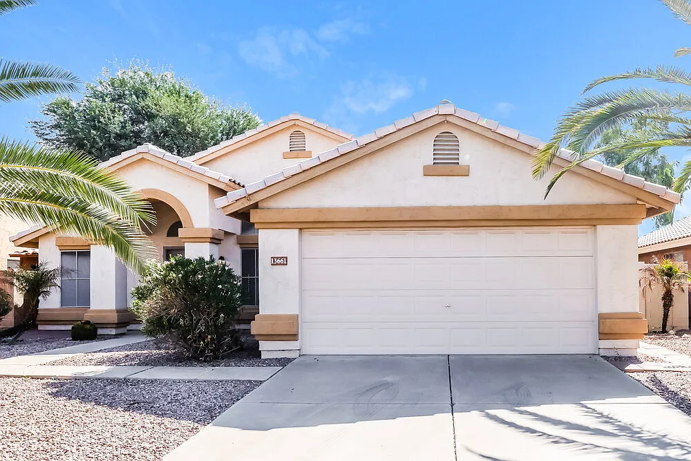 3 bed, 2.0 bath, 1821 sqft, $2,485 — Photo 1