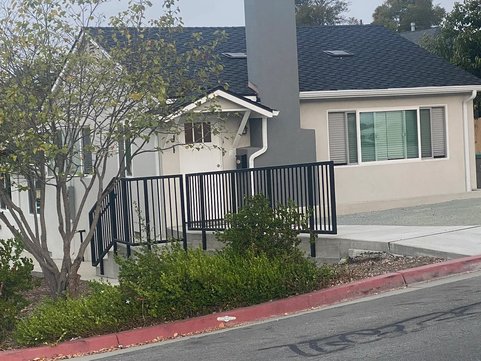 7 bed, 1600 sqft, $11,500 — Photo 2