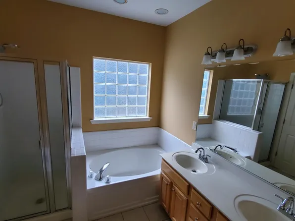 5612 Ashbury Cove Cir, Raleigh, NC 27612