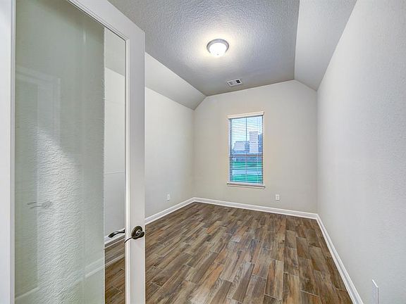 5th image of 18927 Cypress Bay Dr
