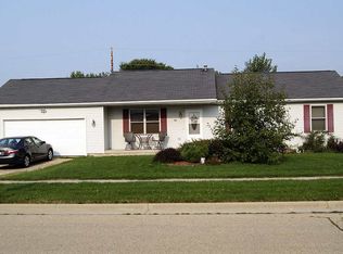329 N Hyland St, Juneau, WI 53039