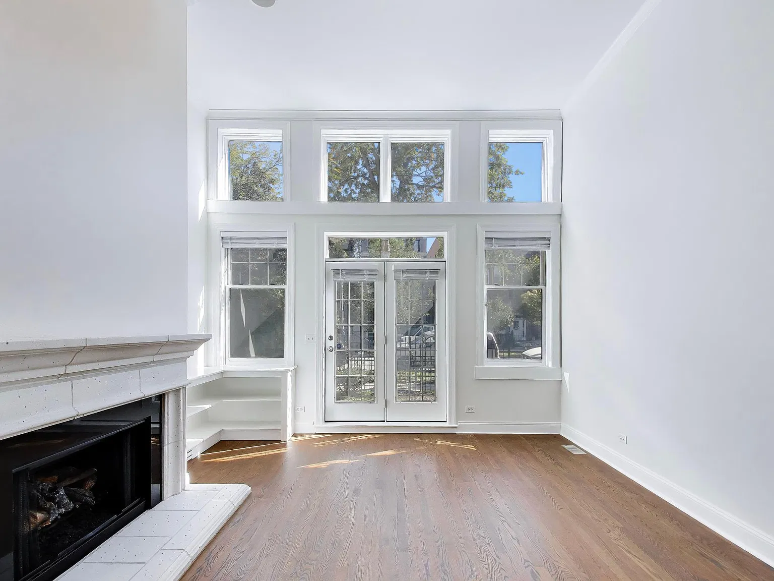 4 bed, 2800 sqft, $7,900 — Photo 3