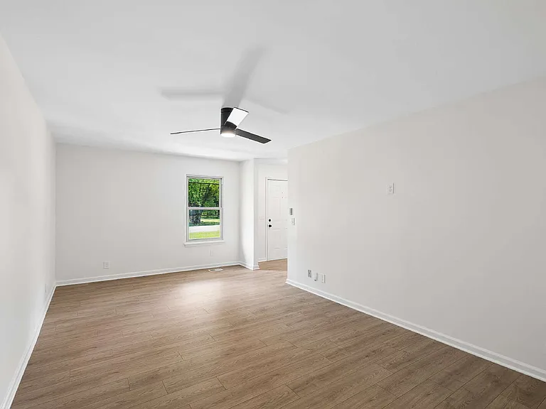 112 Juniper Dr — Photo 5