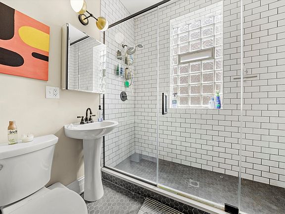 4th image of 3106 W Fullerton Ave #3