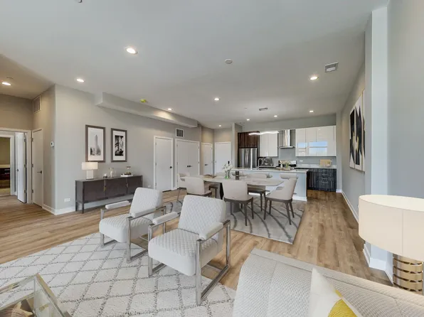 The BLVD, 8025 Skokie Blvd #206, Skokie, IL 60077