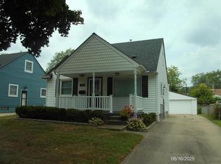 424 W Tacoma St, Clawson, MI 48017
