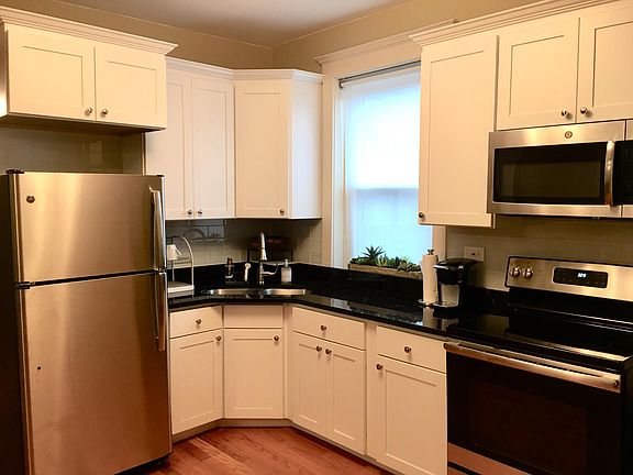 4th image of 3447 N Lakewood Ave #2F