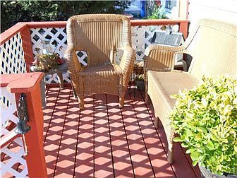 Front Porch w/Sun Setter Awning