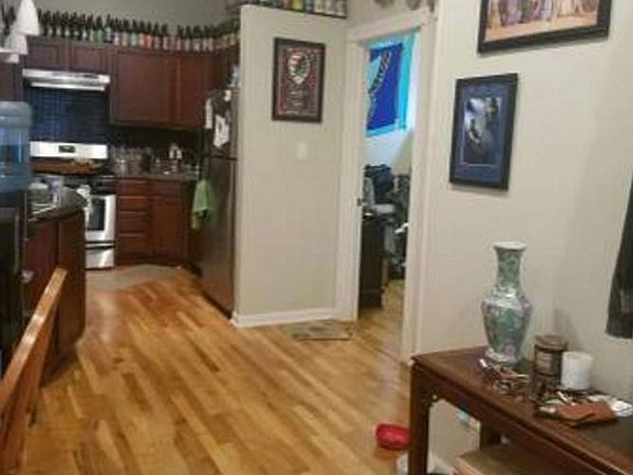 4th image of 1134 W Barry Ave