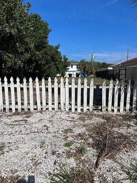 1st image of 135 18TH AVENUE SE LOT 13