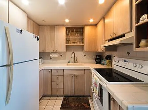 3823 Lower Honoapiilani Rd APT 315, Lahaina, HI 96761