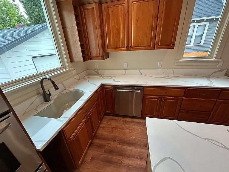 1598 Court St NE #1 — Photo 9