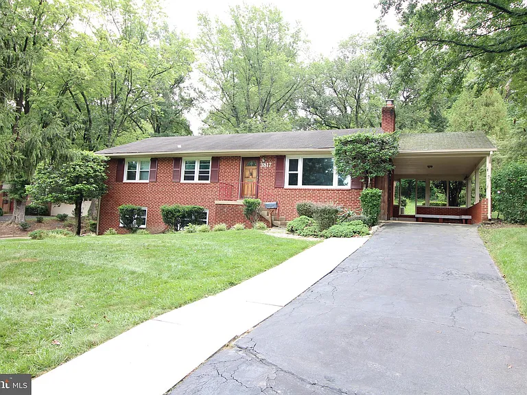 3817 Chanel Rd — Photo 2