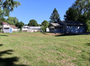 2082 Cedar Dr, New Brighton, MN 55112