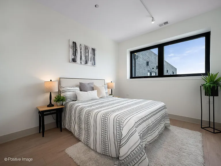 3202 N Racine Ave #306 — Photo 17