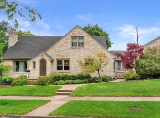 2433 S 52nd St, West Allis, WI 53219